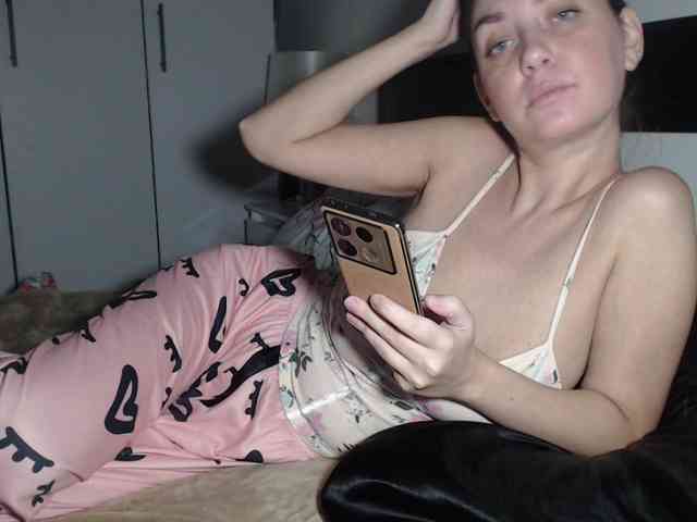 petitedanielle webcam