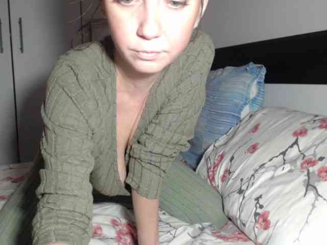 petitedanielle webcam