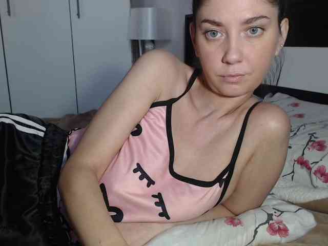 petitedanielle webcam