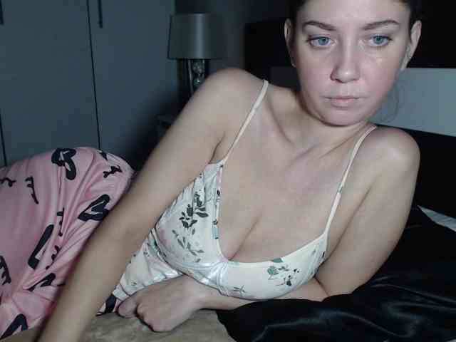 petitedanielle webcam