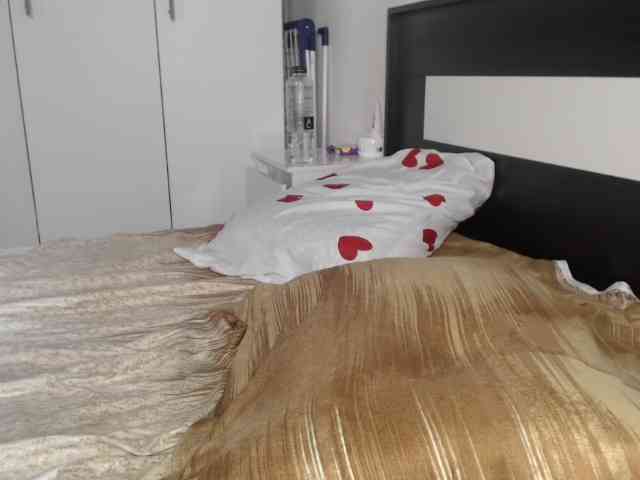 petitedanielle webcam