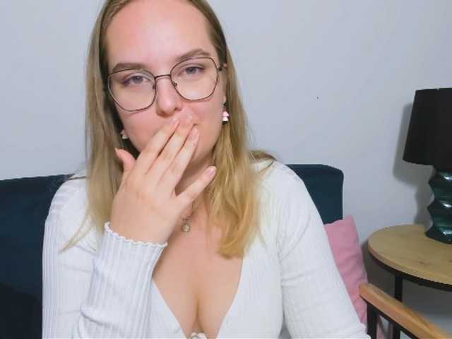 Masturbate to BongaCams's AlicePretty69 AlicePretty69 from BongaCams