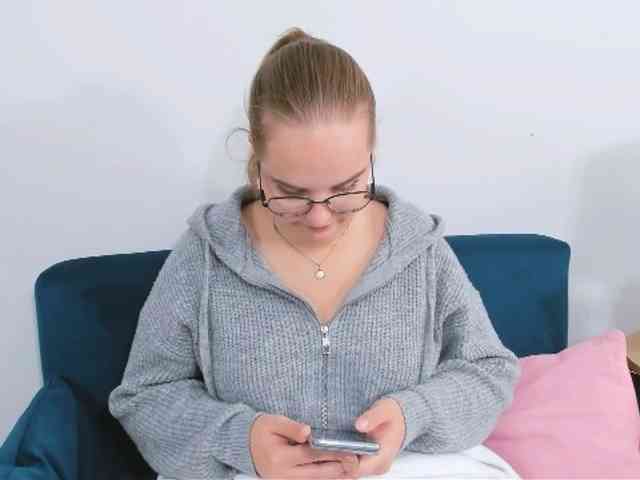 AlicePretty69 webcam