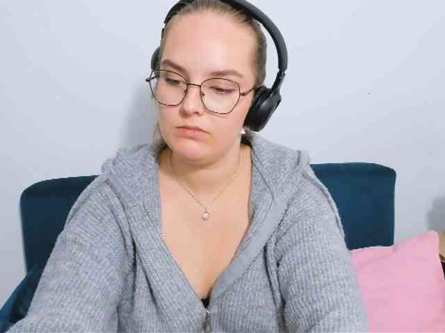 AlicePretty69 webcam