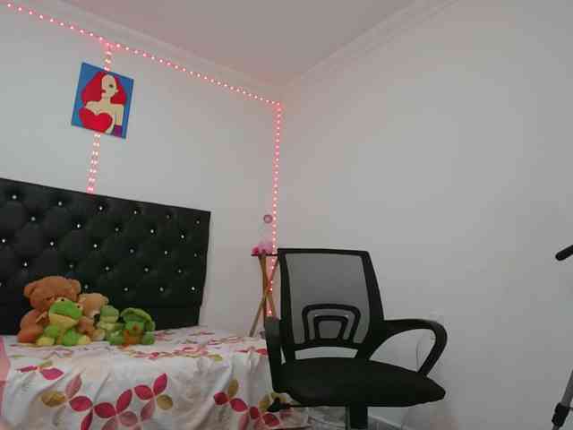 nikyy-19 webcam