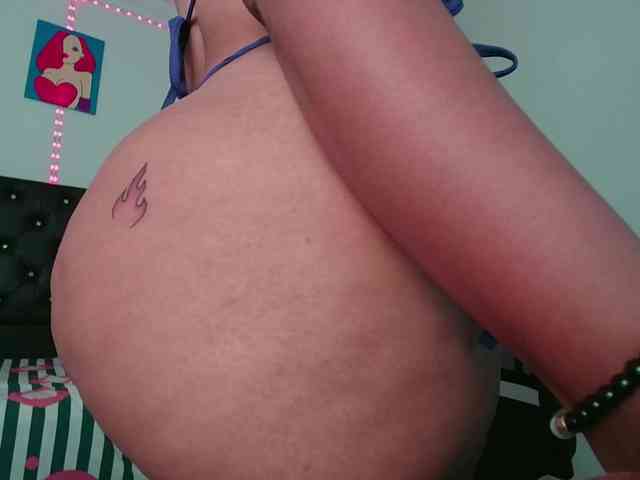 nikyy-19 webcam