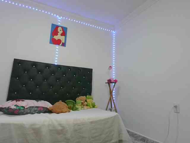 nikyy-19 webcam
