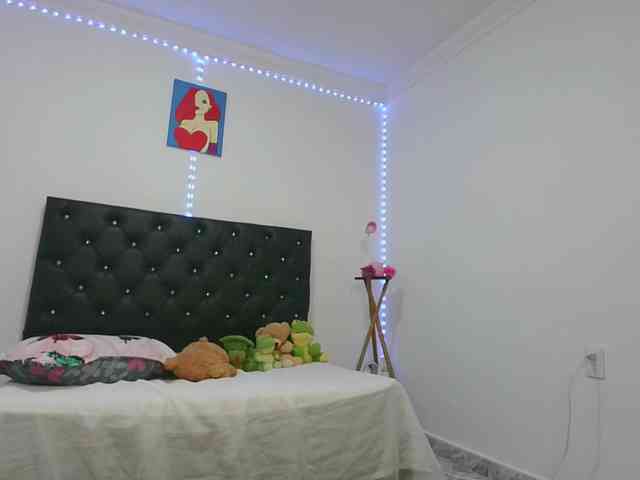 nikyy-19 webcam