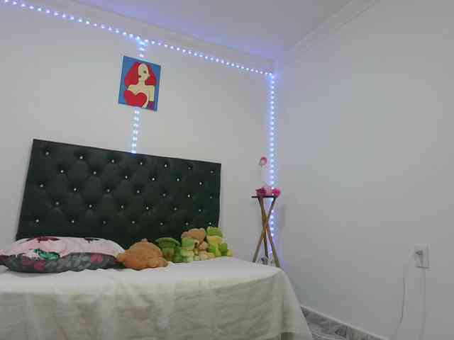 nikyy-19 bongacams