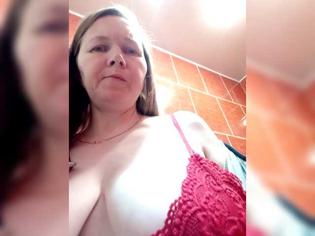Elena565-1's BongaCams show and profile