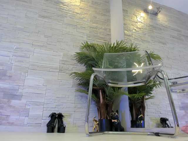 AngelInSinn's BongaCams show and profile