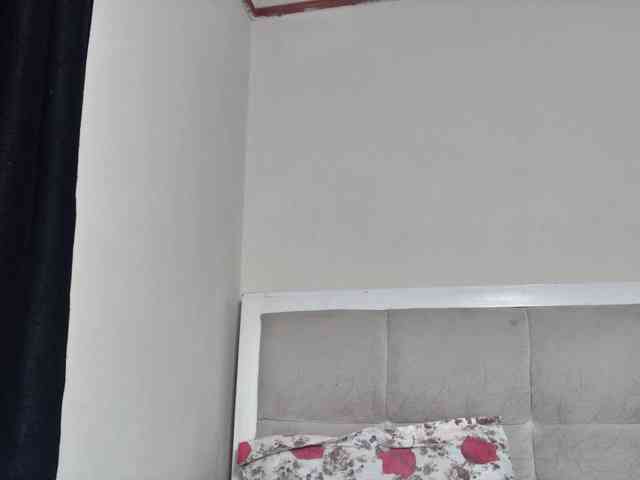 Sexynina25 webcam