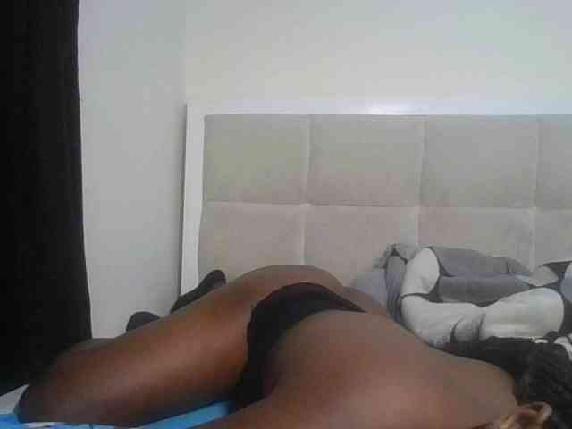 Sexynina25 webcam