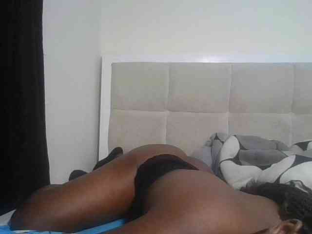 Sexynina25 webcam
