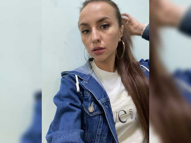 KateFoxxx028's BongaCams show and profile