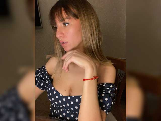 KateFoxxx028's BongaCams show and profile