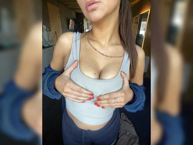 KateFoxxx028's BongaCams show and profile