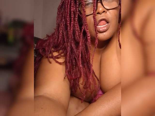 Lilith826's BongaCams show and profile