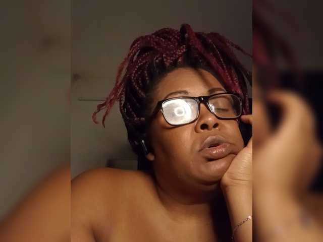 Lilith826's BongaCams show and profile