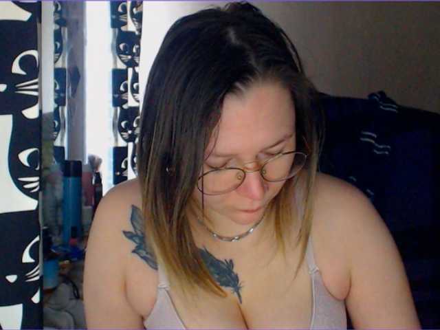 Ozalin's BongaCams show and profile