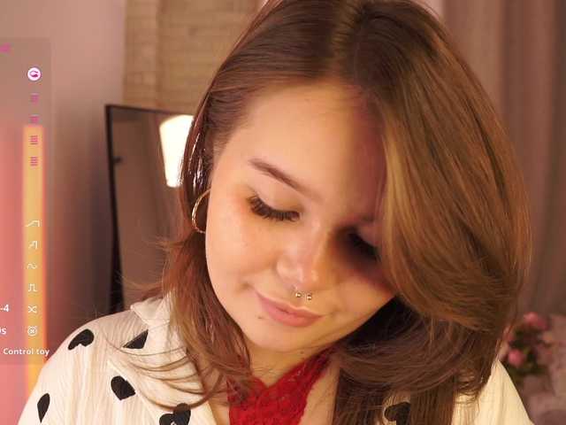 YesImAnna's BongaCams show and profile