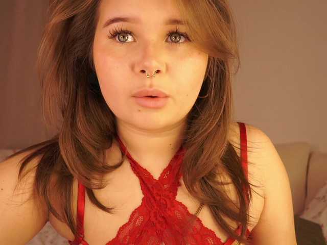 YesImAnna's BongaCams show and profile