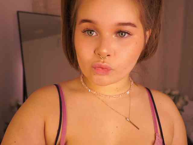 YesImAnna webcam