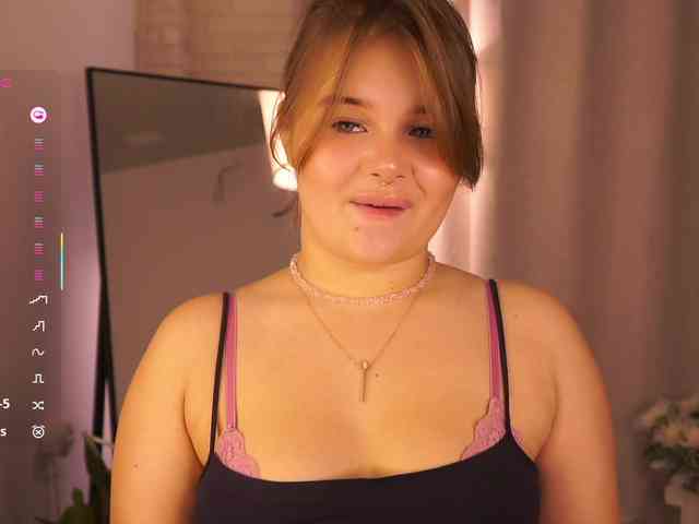 YesImAnna webcam