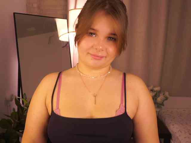 YesImAnna webcam