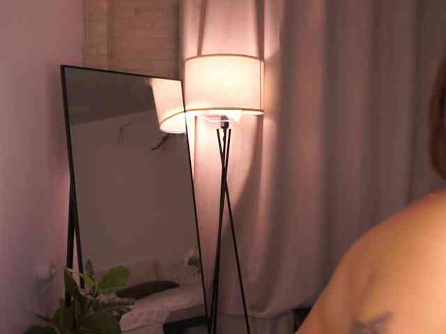 YesImAnna webcam