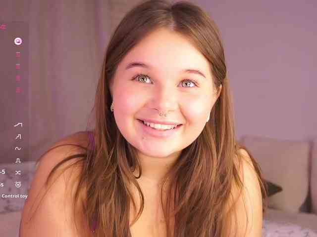 YesImAnna Live Webcam on BongaCams