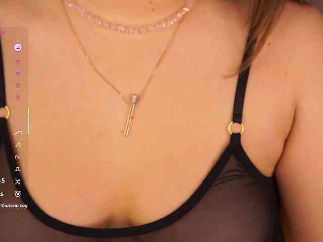 YesImAnna webcam