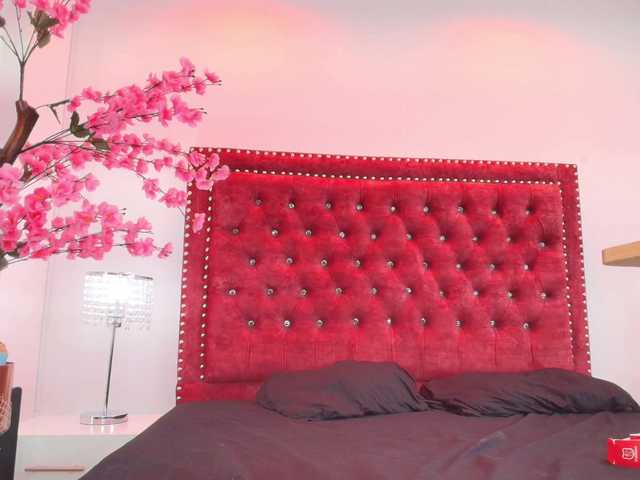 Leia-laurent's BongaCams show and profile