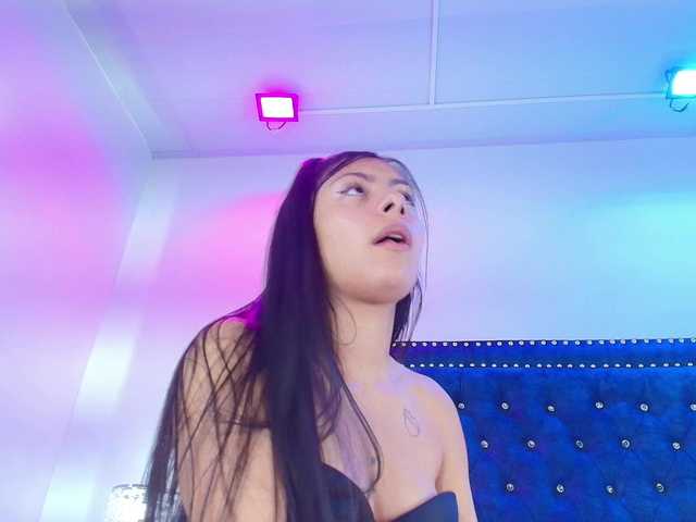 Leia-laurent's BongaCams show and profile