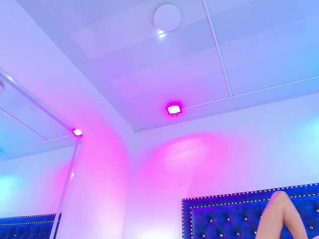 Leia-laurent preview