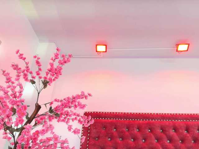 Leia-laurent's BongaCams show and profile