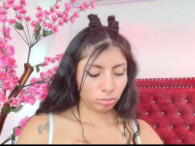 Leia-laurent's BongaCams show and profile