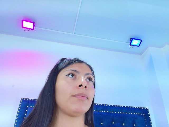 Leia-laurent's BongaCams show and profile