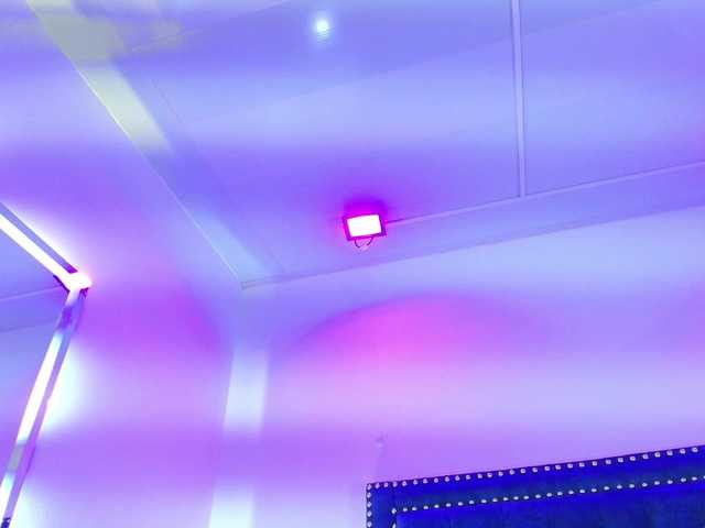 Leia-laurent's BongaCams show and profile