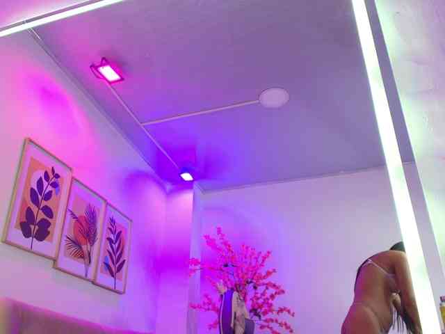 Leia-laurent's webcam live show
