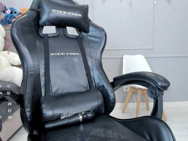 LinaXin's BongaCams show and profile