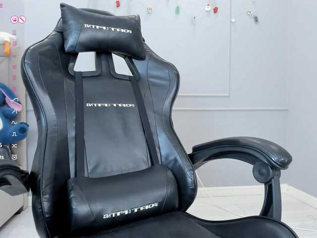 LinaXin's BongaCams show and profile