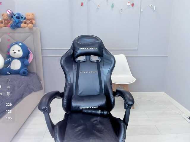 LinaXin's BongaCams show and profile