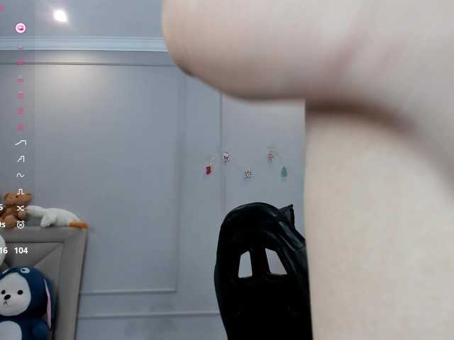 LinaXin's BongaCams show and profile