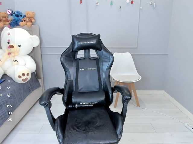 LinaXin's BongaCams show and profile