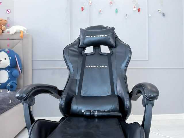 LinaXin's BongaCams show and profile