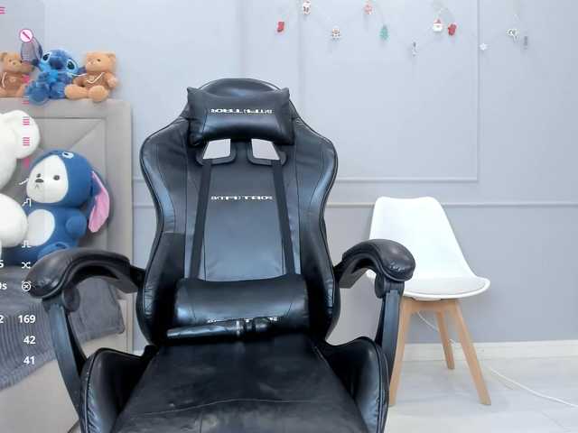 LinaXin's BongaCams show and profile