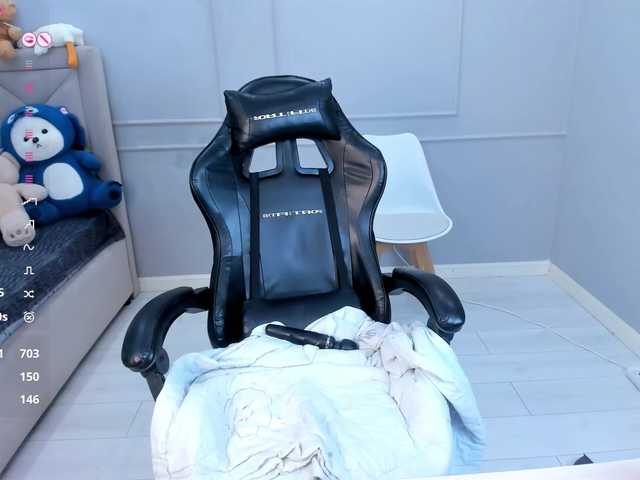 LinaXin's BongaCams show and profile