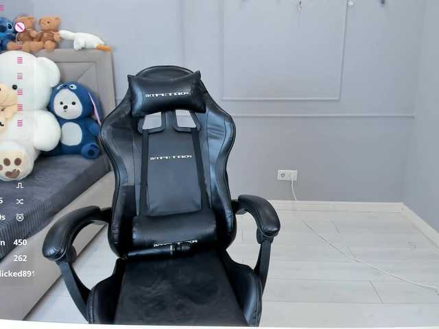 LinaXin's BongaCams show and profile