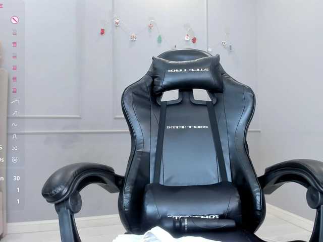 LinaXin's BongaCams show and profile